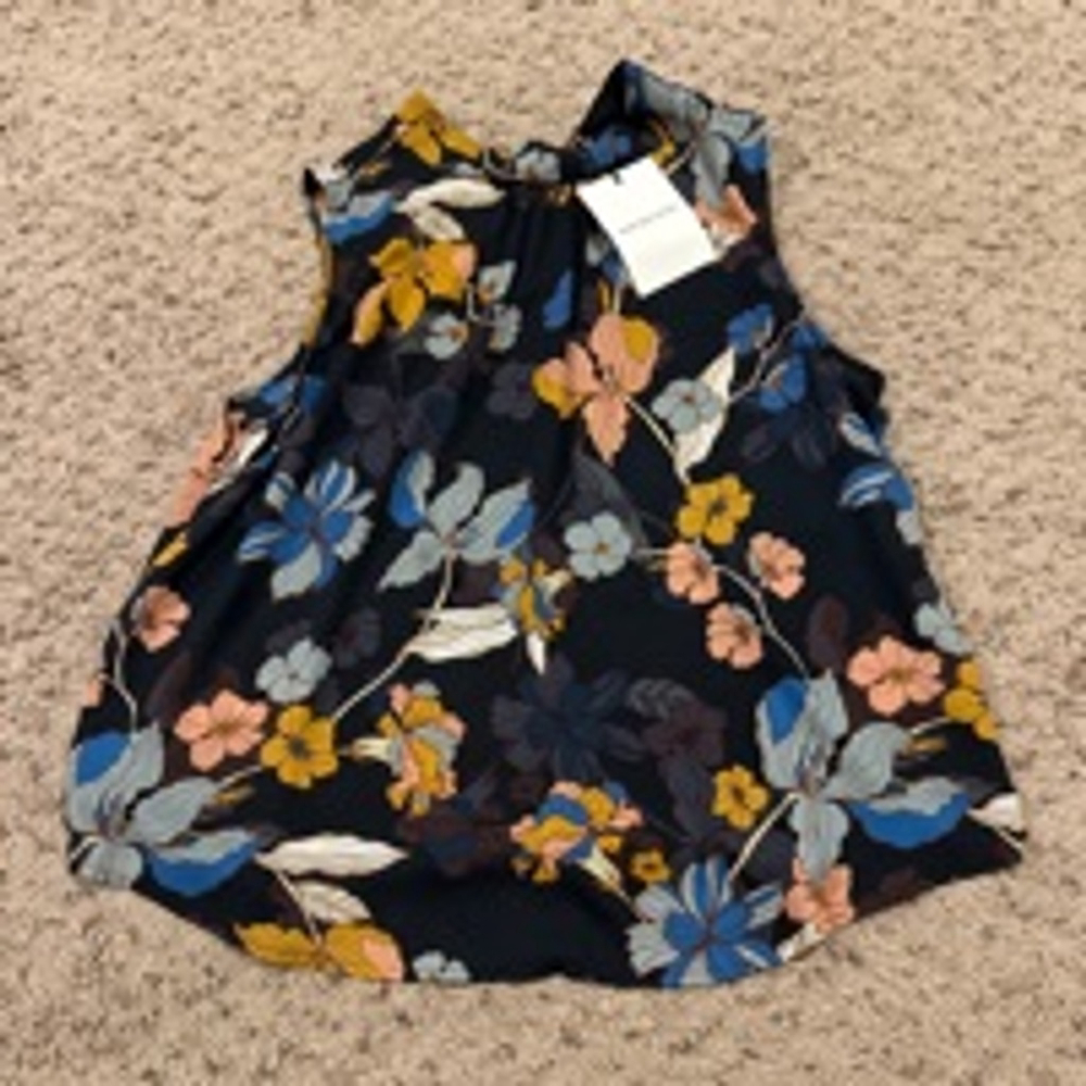 Women's Who What Wear Top XL Navy Floral Sleeveless - Picture 1 of 6